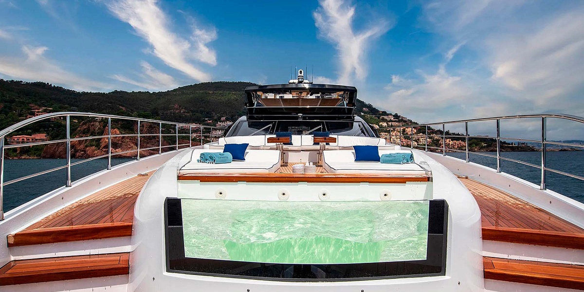 Аренда моторной мега яхты Amer 120 LAFAYETTE во Франции